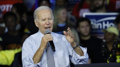 US President Joe Biden speaks during a Democratic National Committee event in Bowie, Maryland, US, on Monday, Nov. 7, 2022. (Bloomberg)