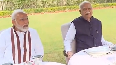 Prime Minister Modi and Defence Minister Rajnath Singh also paid a visit to the veteran leader. Prime Minister Modi and Defence Minister Rajnath Singh also paid a visit to the veteran leader.