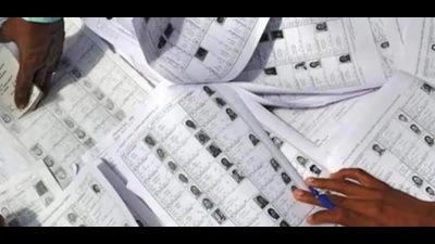 The ECI has also imposed a ban on the transfer of officials. (HT PHOTO)