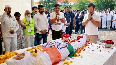 Gandhi paid respects to the leader at his camp where his mortal remains were brought before taking it for the final rites. (Twitter) Gandhi paid respects to the leader at his camp where his mortal remains were brought before taking it for the final rites. (Twitter)