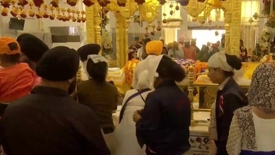 Sikh devotees offering prayers inside Gurudwara Rakab Ganj Sahib. (ANI) Sikh devotees offering prayers inside Gurudwara Rakab Ganj Sahib. (ANI)