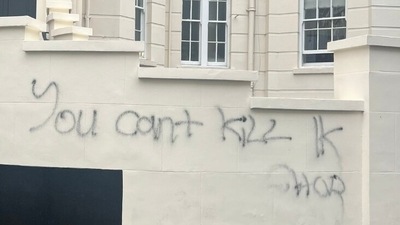 Graffiti painted on Stanhope House, London. (@ShayanA2307/ Twitter) Graffiti painted on Stanhope House, London. (@ShayanA2307/ Twitter)