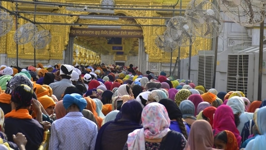 "On the sacred occasion of the birth anniversary of Guru Nanak Dev Ji, I extend my heartiest greetings to all fellow citizens and Indians settled abroad, especially the brothers and sisters of the Sikh community," the President said in her message.(HT Photo/Sameer Sehgal)