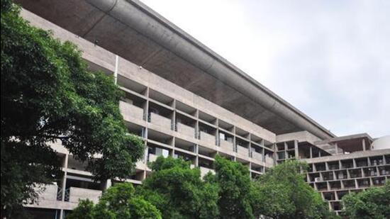 Lawyers defer strike called over phone seizure of a Chandigarh-based lawyer by NIA. (HT File)