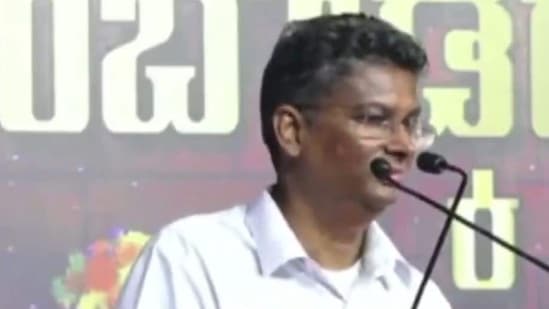 Karnataka Congress working president Satish Jarkiholi sparked a controvery by saying the word 'Hindu' comes from Persian language and has a shameful meaning. (ANI video grab))