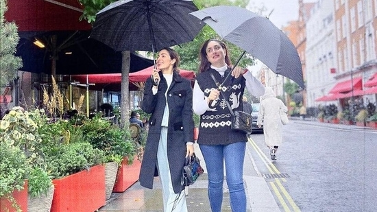 Malaika Arora and Kareena Kapoor had also enjoyed a stroll in the rain. Malaika shared a picture of them holding umbrellas as they continued their walk around the city.