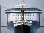 Titanic in comparison to modern cruise liner.(Reddit/@Mr_R0mpers) Titanic in comparison to modern cruise liner.(Reddit/@Mr_R0mpers)