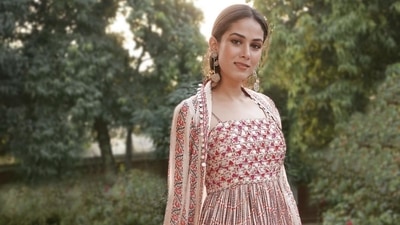 Mira Kapoor in a red suit. (Instagram/@mira.kapoor)
