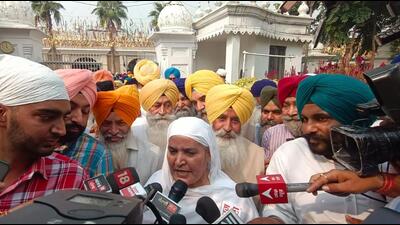 Former three-time Shiromani Gurdwara Parbandhak Committee (chief Bibi Jagir Kaur, who was expelled from the Shiromani Akali Dal on Monday for refusing to withdraw from contesting against SAD candidate and incumbent Harjinder Singh Dhami, interacting with reporters as she heads for the SGPC general house meeting in Amritsar on Wednesday. (Sameer Sehgal/HT) Former three-time Shiromani Gurdwara Parbandhak Committee (chief Bibi Jagir Kaur, who was expelled from the Shiromani Akali Dal on Monday for refusing to withdraw from contesting against SAD candidate and incumbent Harjinder Singh Dhami, interacting with reporters as she heads for the SGPC general house meeting in Amritsar on Wednesday. (Sameer Sehgal/HT)