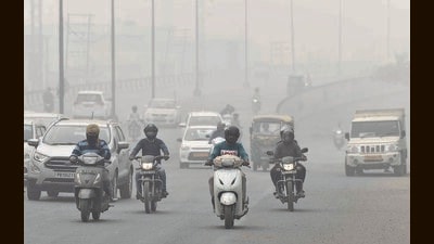Experts say dense smog is expected in Ludhiana over the next two days (Gurpreet SinghHT)