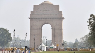 The concentration of pollutants in the Capital on Tuesday was also at its lowest since a reading of 259 on October 23 this year. (Rahul Singh) The concentration of pollutants in the Capital on Tuesday was also at its lowest since a reading of 259 on October 23 this year. (Rahul Singh)