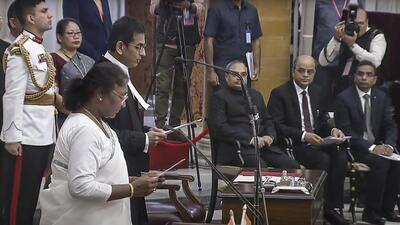 President Murmu administering oath to Dhananjaya Y Chandrachud as the 50th Chief Justice of India (CJI). (PTI) President Murmu administering oath to Dhananjaya Y Chandrachud as the 50th Chief Justice of India (CJI). (PTI)