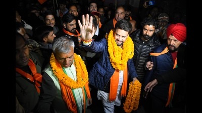 Union Minister for Information and Broadcasting, and BJP leader Anurag Thakur being welcomed by supporters during an election campaign rally ahead of Himachal Pradesh Assembly elections, in Shimla, Wednesday. (Deepak Sansta/HT)