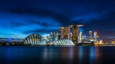 One of the most popular tourist destinations in the world, Singapore is a lovely host to the tourists who come here to shop, visit Universal Studios, and enjoy the delectable cuisine. Beautiful beaches are also accessible in and around Singapore. The price per person is between Rs. 40,000 and Rs. 50,000. (Unsplash)