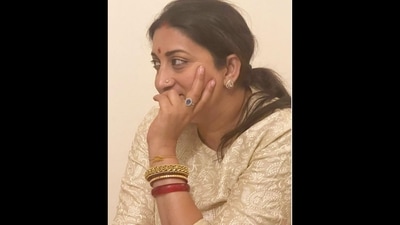 Smriti Irani shared the throwback picture with a relatable caption on post-Diwali cleaning. (Instagram/@smritiiraniofficial) Smriti Irani shared the throwback picture with a relatable caption on post-Diwali cleaning. (Instagram/@smritiiraniofficial)