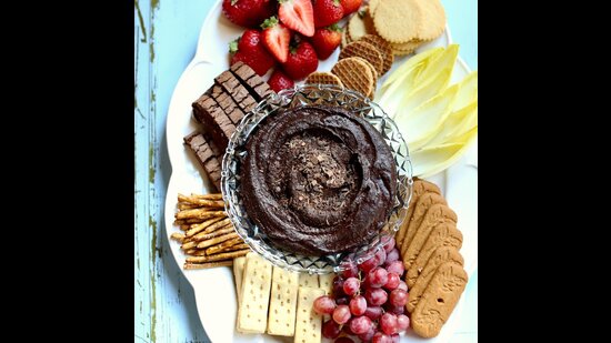 Chocolate hummus