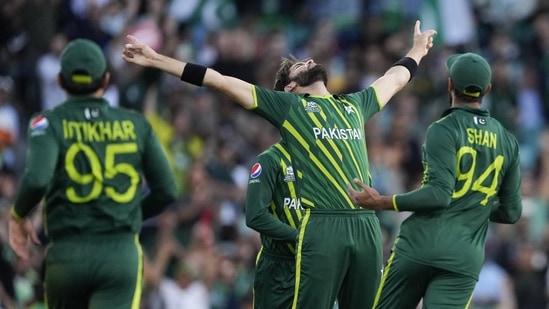 Pakistan's Shaheen Afridi celebrates the dismissal of New Zealand's Finn Allen during the T20 World Cup cricket semifinal between New Zealand and Pakistan in Sydney, Australia, Wednesday, Nov. 9, 2022. (AP Photo/Rick Rycroft)(AP)