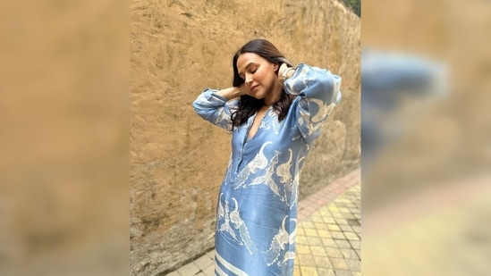 Neha Dhupia's set comes with a kurta featuring mandarin collar and matching striped pants.(Instagram/@nehadhupia)