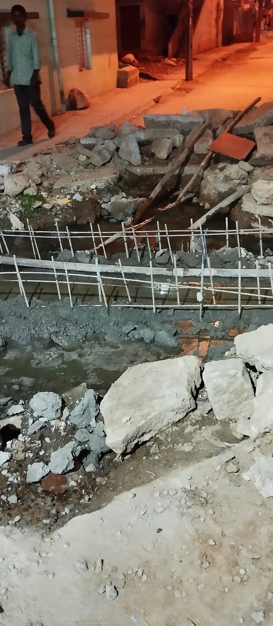The BBMP laid fresh asphalt on Belathur road in Kadugodi and Majestic, and also worked on revamping the back entrance of the Krantiveera Sangolli Rayanna (KSR) railway station. (@KavithaReddyKR/Twitter) The BBMP laid fresh asphalt on Belathur road in Kadugodi and Majestic, and also worked on revamping the back entrance of the Krantiveera Sangolli Rayanna (KSR) railway station. (@KavithaReddyKR/Twitter)