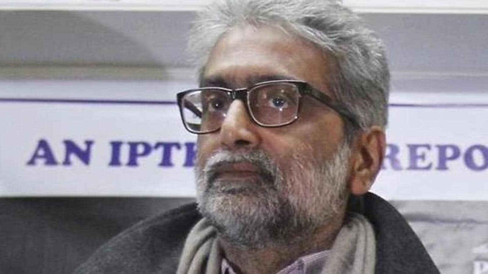 Supreme Court directs Gautam Navlakha to be placed under house arrest