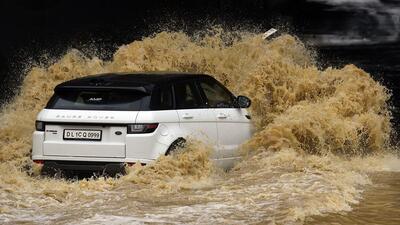 New Delhi, India - Aug. 19, 2020: A vehicle wade through a waterlogged stretch after heavy rain at Mahipalpur Underpass near IGI Airport T3, in New Delhi, India, on Wednesday, August 19, 2020. (Photo by Sanjeev Verma/ Hindustan Times) (Sanjeev Verma/HT PHOTO)