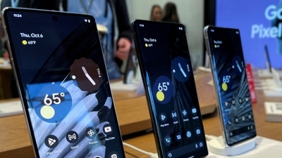 New Google Pixel 7 Pro smartphones are displayed at a launch event for new Google hardware devices in the Brooklyn borough of New York City, New York, U.S., October 6, 2022. REUTERS/Roselle Chen