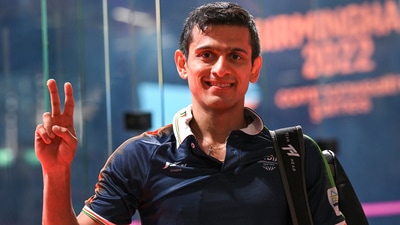 India's Saurav Ghosal flashes the victory sign during CWG 2022. (PTI) India's Saurav Ghosal flashes the victory sign during CWG 2022. (PTI)