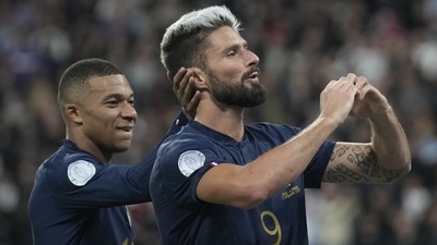 France's Olivier Giroud, right (AP) France's Olivier Giroud, right (AP)
