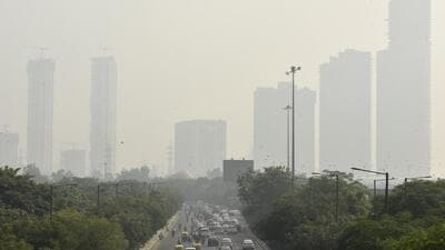 A day after the Ludhiana’s air quality entered the “severe” category with an AQI of 409, it improved significantly and settled at 205 (poor) by 6 pm on Thursday. (HT FILE)