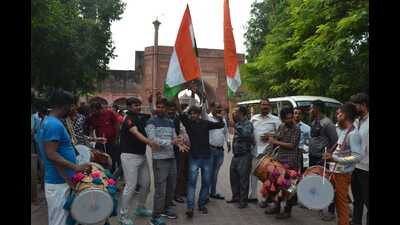 Residents of localities adjoining Taj Mahal celebrating after relief granted by the Supreme Court on Wednesday. (HT photo)