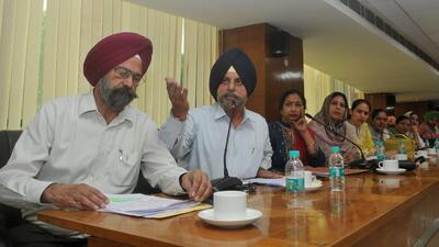 Councillors during the MC meeting in Mohali. (Ravi Kumar/HT) Councillors during the MC meeting in Mohali. (Ravi Kumar/HT)
