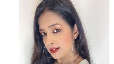 Kanishka Soni refutes rumours of self pregnancy.