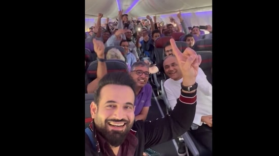 Irfan Pathan shares a video of excited cricket fans before T20 World Cup second semi-final.(Twitter/@IrfanPathan)