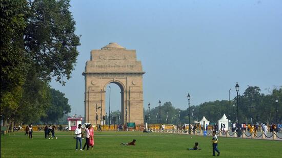 New Delhi, India - November 10, 2022: A clear sky seen at Kartvya Path/ near India Gate, in New Delhi, India, on Thursday, November 10, 2022. Strong surface winds brought some relief from high pollution levels in Delhi and improved visibility. (Photo by Raj K Raj/ Hindustan Times) (Hindustan Times)