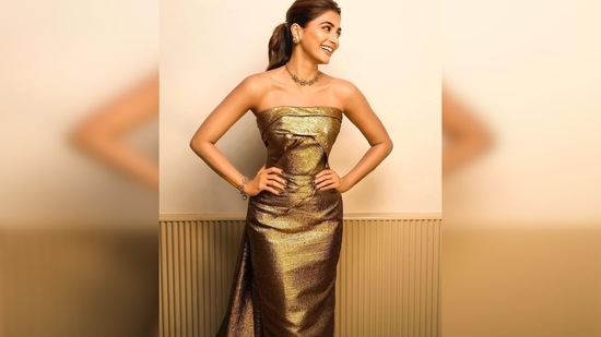 Pooja Hegde flaunts her toned figure as she struck some stunning poses for the camera.(Instagram/@tanghavri)