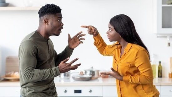 Things to do after an argument: Therapist shares tips(istockphoto)