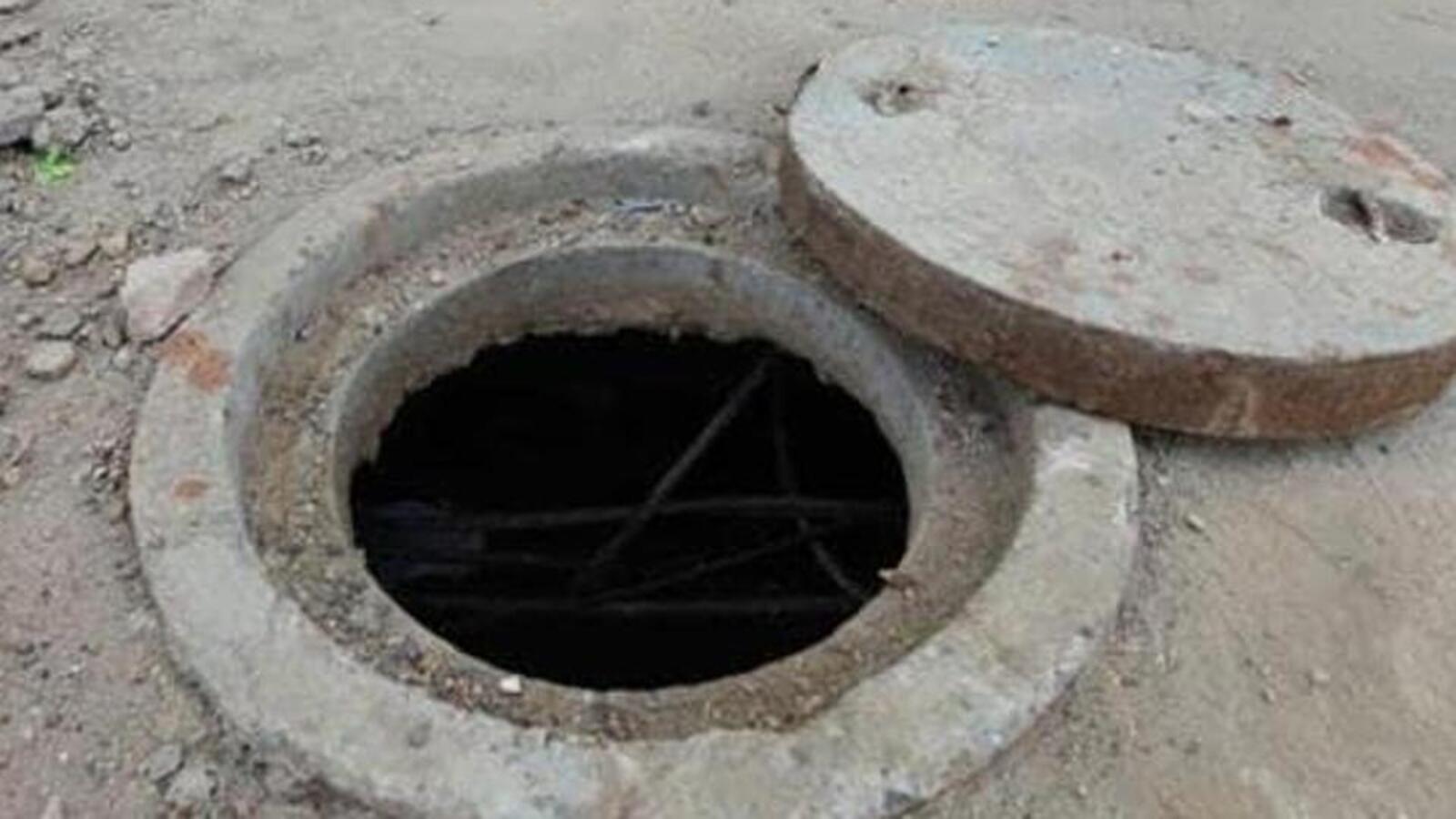 UP 3 die after inhaling toxic gas while cleaning septic tank in Jajmau Hindustan Times