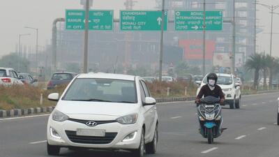 Traffic violators will have to undergo the punishment, besides the fine even if its their first offence in Mohali. (HT File) Traffic violators will have to undergo the punishment, besides the fine even if its their first offence in Mohali. (HT File)