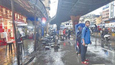 Mumbai, India - August 10, 2022: A view of Mohammad Ali Road, in Mumbai, India, on Wednesday, August 10, 2022. (Photo by Bhushan Koyande/HT Photo) (HT PHOTO) Mumbai, India - August 10, 2022: A view of Mohammad Ali Road, in Mumbai, India, on Wednesday, August 10, 2022. (Photo by Bhushan Koyande/HT Photo) (HT PHOTO)