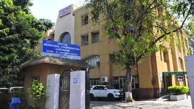 President of the engineers’ body Kapil Arora said even the LudhianaR MC has constructed a library in the green belt near Manju cinema and also green belts, alongside the roads from Jagraon bridge till Sherpur chowk, are being used for parking. (HT FILE)