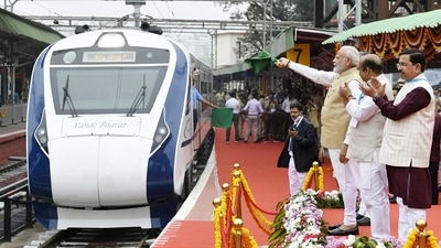 Prime Minister Narendra Modi flags off Vande Bharat Express at the KSR Railway Station.  (ANI/PIB)