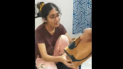 Parents surprise daughter with new phone. (Instagram/@rjmahek) Parents surprise daughter with new phone. (Instagram/@rjmahek)