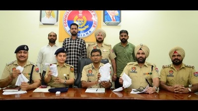 The drugs recovered from the accused in police custody. (HT Photo)
