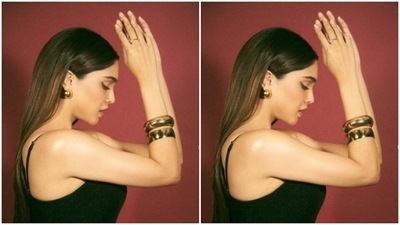 Assisted by makeup artist Niccky Rajaani, Sharvari decked up in nude eyeshadow, black winged eyeliner, mascara-laden eyelashes, contoured cheeks and a shade of nude lipstick. (Instagram/@sharvari) Assisted by makeup artist Niccky Rajaani, Sharvari decked up in nude eyeshadow, black winged eyeliner, mascara-laden eyelashes, contoured cheeks and a shade of nude lipstick. (Instagram/@sharvari)