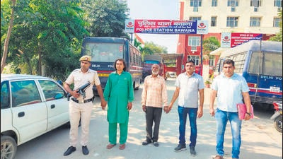 Arjun and Charan were declared proclaimed offenders in 1998. (HT Photo) Arjun and Charan were declared proclaimed offenders in 1998. (HT Photo)