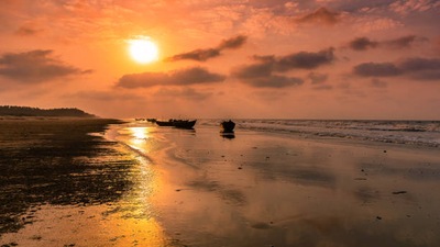 If you believed that Puri was just a well-known Hindu pilgrimage site, you need to reconsider. Puri is a treasure trove of tranquil beaches and natural beauty that can put the overrated beaches of Goa to shame, making it the ideal location for a beach honeymoon. (istockphoto) If you believed that Puri was just a well-known Hindu pilgrimage site, you need to reconsider. Puri is a treasure trove of tranquil beaches and natural beauty that can put the overrated beaches of Goa to shame, making it the ideal location for a beach honeymoon. (istockphoto)