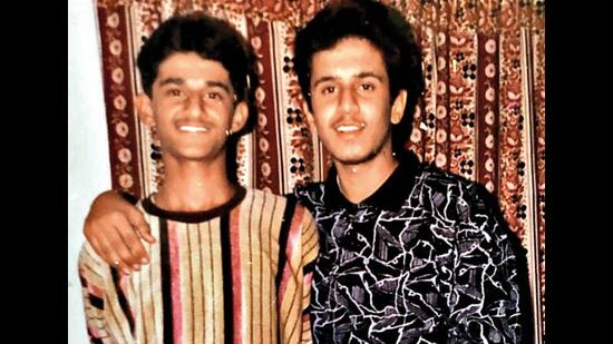 Aanand (right) shirt with his best friend, Nitin Mehta Aanand (right) shirt with his best friend, Nitin Mehta