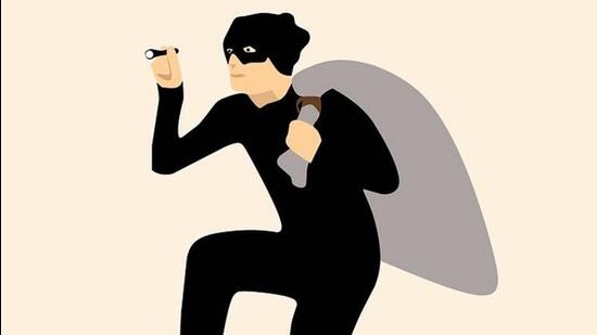 Four people try to rob 89-year-old blind man in Thane, one held Four people try to rob 89-year-old blind man in Thane, one held