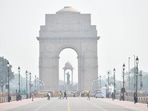 Smoke from stubble fires contributed to 17% of Delhi’s PM2.5 levels on Saturday, a reduction from 19% the previous day.(Rahul Singh) Smoke from stubble fires contributed to 17% of Delhi’s PM2.5 levels on Saturday, a reduction from 19% the previous day.(Rahul Singh)