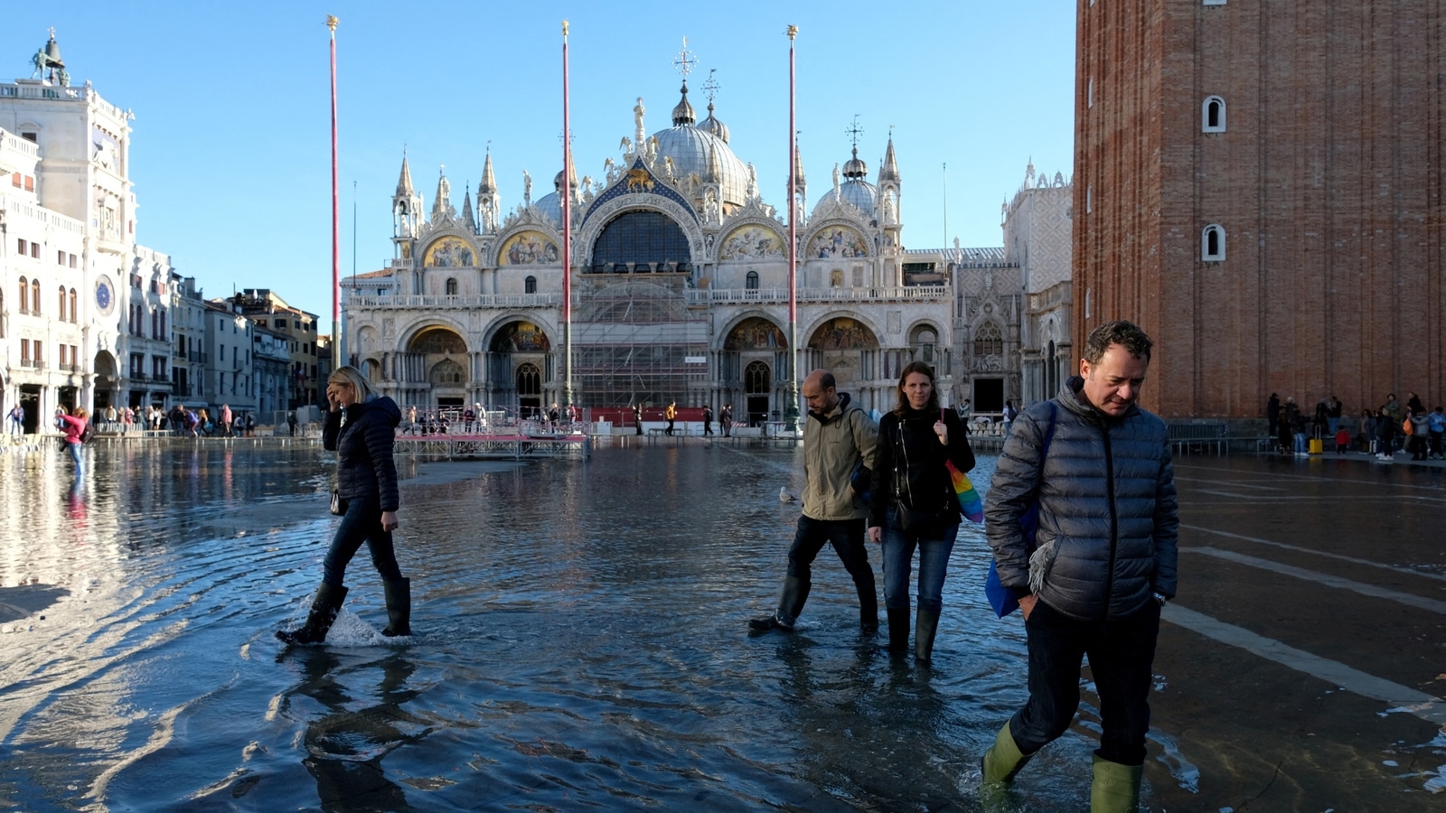 Venice Is Open to Tourists—and It's a Steal - WSJ